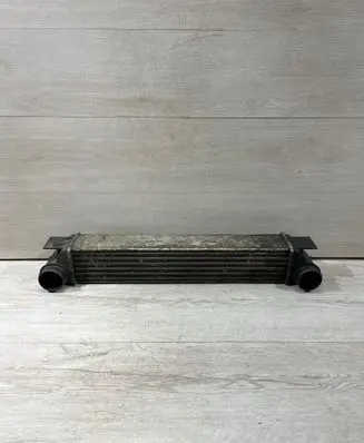 BMW 5 E39 Intercooler radiator 2247359 17512247359