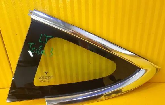 Tesla Model 3 Rear side window 43R004529