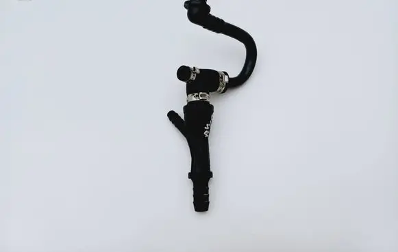 Audi A4 S4 B5 8D Vacuum line/pipe/hose 058133753B