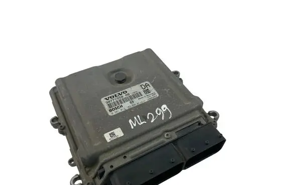 Volvo C30 Engine control unit/module 30771550AB 0281012103