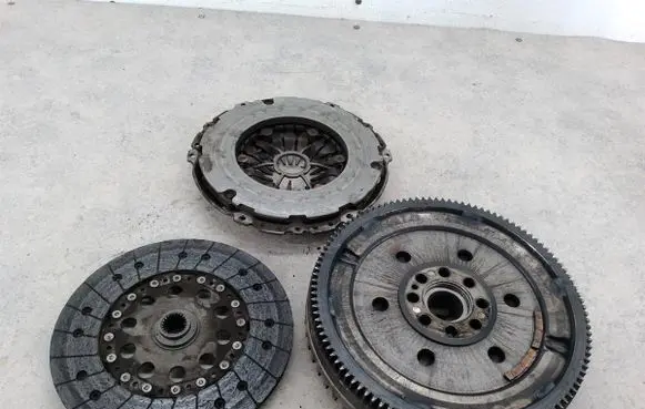 Mazda 5 Dual mass flywheel 