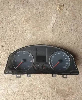 Volkswagen Golf Plus Speedometer (instrument cluster) 1K0920864B V0002000