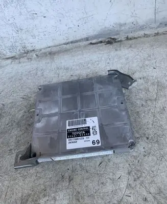 Toyota Avensis T250 Engine control unit/module 8966105690