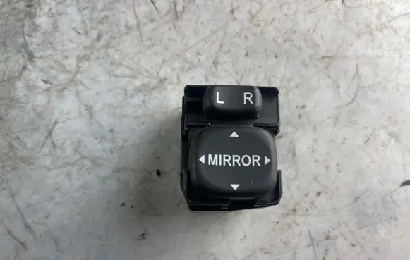 Toyota Corolla Verso E121 Wing mirror switch 183574