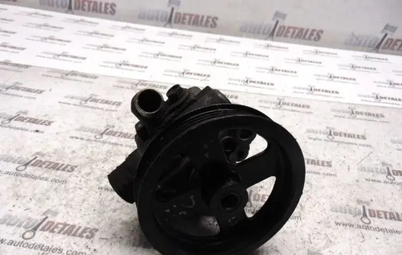 Toyota Avensis T270 Power steering pump