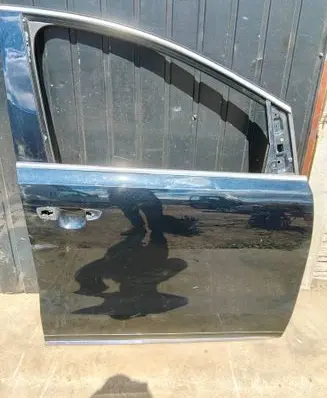 Volkswagen Sharan Front door 7N0LC9X
