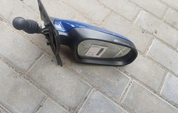 Volkswagen Fox Front door electric wing mirror