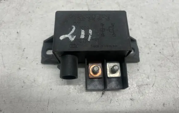 Mercedes-Benz E W211 Other relay A0025426419 0332002167