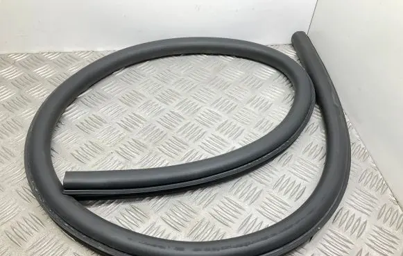 Audi A3 S3 8V Rubber seal front coupe door 8V7831707
