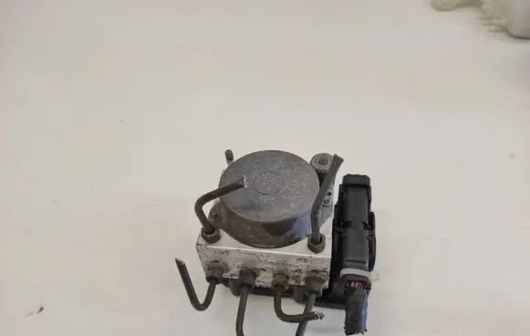 Nissan Note (E11) ABS Pump 0365800518 68430G0830