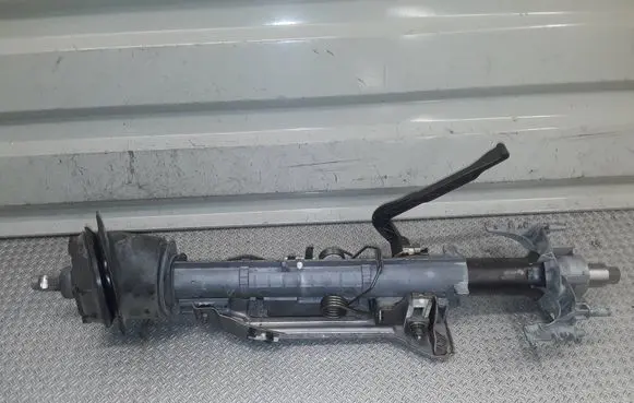 BMW 1 E81 E87 Steering wheel axle 6768836