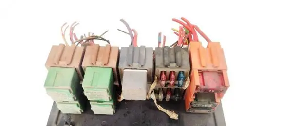 Mercedes-Benz Sprinter W901 W902 W903 W904 Fuse box set 9015450003