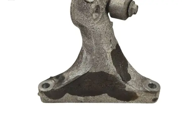 Subaru Outback (BS) Engine mounting bracket