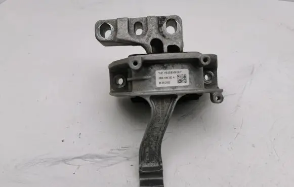 Skoda Octavia Mk4 Engine mount bracket 5WA199262A