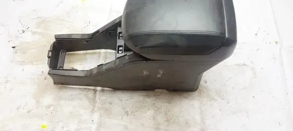 Chevrolet Captiva Armrest