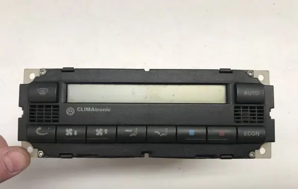 Volkswagen PASSAT B5 Climate control unit