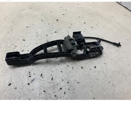 Ford Focus Rear door exterior handle/bracket A266B22
