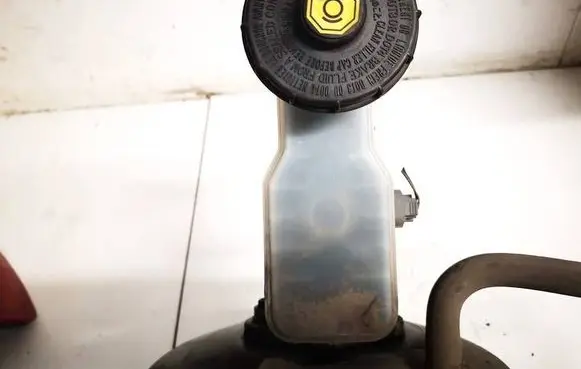 Honda Jazz Brake fluid reservoir 