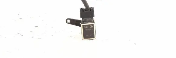 Mercedes-Benz C W205 Air suspension front height level sensor 0105427717 A0105427717