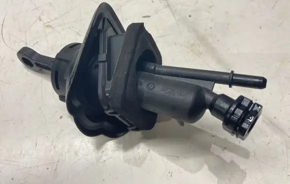 Volvo V60 Clutch slave cylinder 31325385