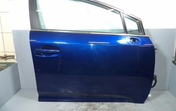 Toyota Avensis T220 Front door 