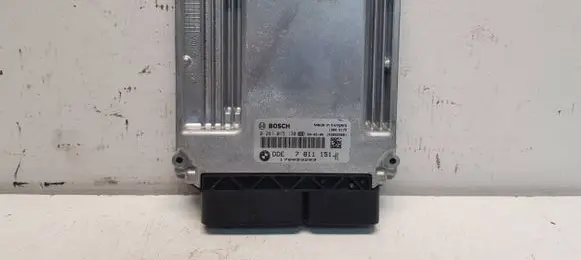 BMW 5 E60 E61 Engine control unit/module 7811151 0281015130