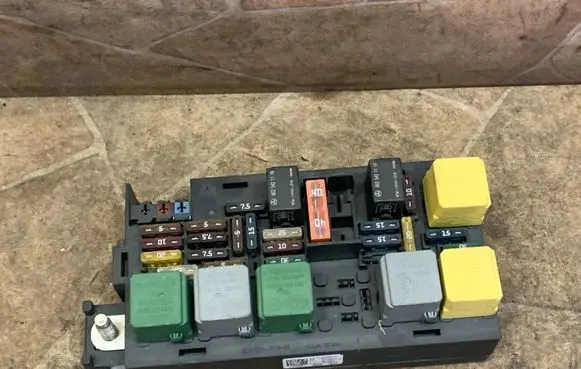 Mercedes-Benz ML W164 Fuse box set A1645403572