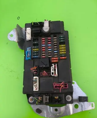 Mini One - Cooper Coupe R56 Fuse module 61353450824 00122131 519213A02c
