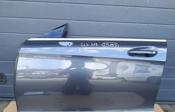 Mercedes-Benz CLS C218 X218 Front door 