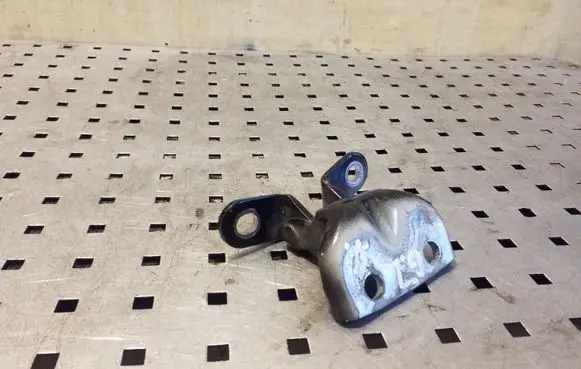 KIA Sorento Rear door upper hinge
