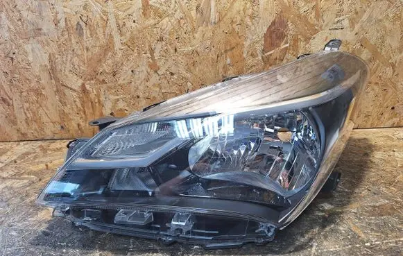 Toyota Yaris Headlight/headlamp