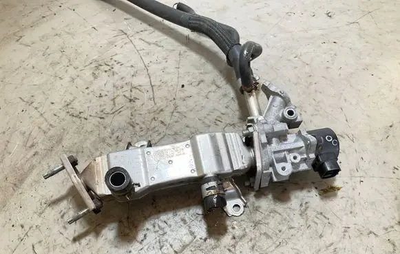Lexus CT 200H EGR valve 2562037120