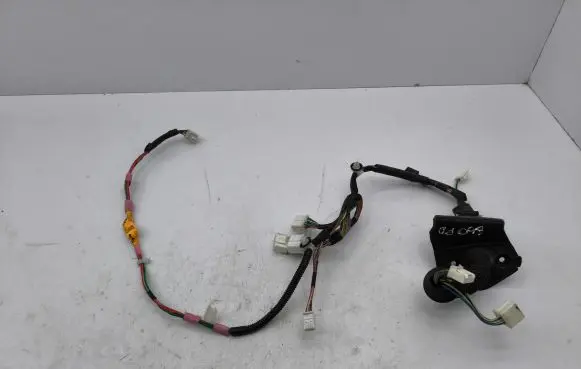 Lexus GS 300 350 430 450H Front door wiring loom 8215130A80A