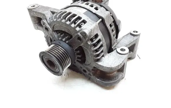Volvo V50 Generator/alternator 3M5T10300NC 30795495
