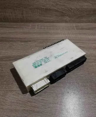BMW 5 E39 Comfort/convenience module 8381963 60837710