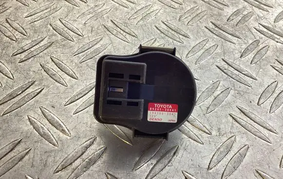 Lexus GS 250 350 300H 450H Other devices 8924130041 1943003041