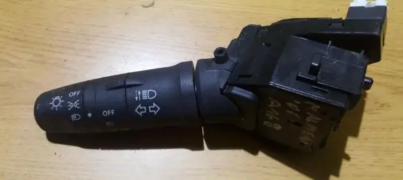 Nissan Almera N16 Indicator stalk 25540av600
