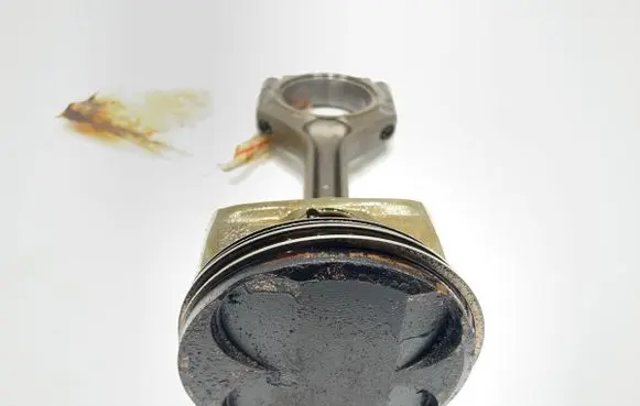 BMW 3 E92 E93 Piston with connecting rod N52B30A85L118