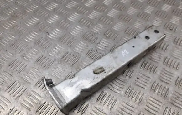 Audi A8 S8 D4 4H Front bumper mounting bracket 4H0806063E