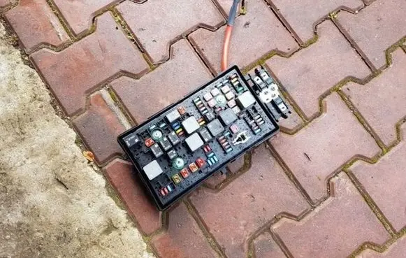 Opel Insignia A Fuse module 22933569