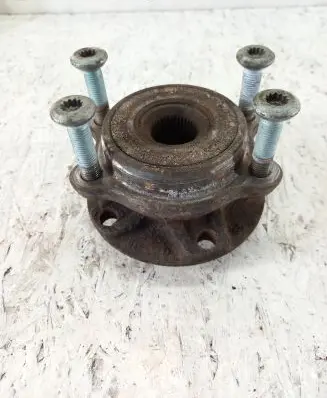 Audi A8 S8 D3 4E Front wheel hub 4E0407615D
