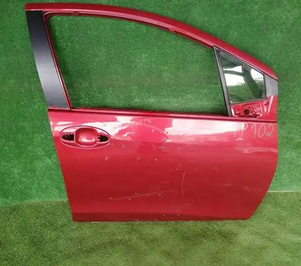 Toyota Yaris Front door 670010D230