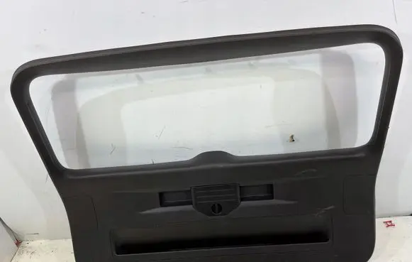 Volkswagen Touareg III Trunk/boot side trim panel