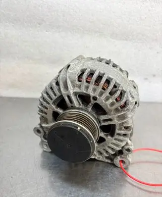 Skoda Fabia Mk2 (5J) Generator/alternator 06F903023C