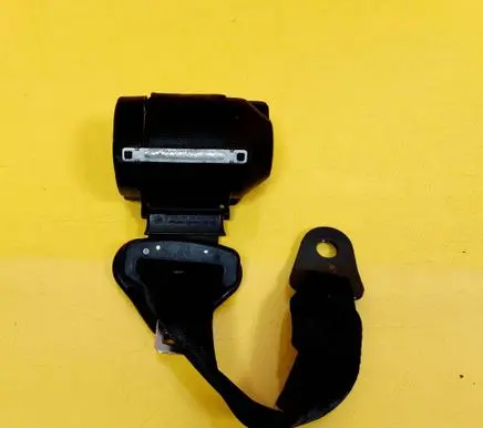 Nissan Micra Rear seatbelt 33048808
