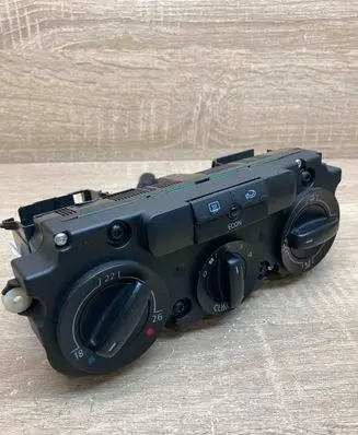 Volkswagen Golf V Climate control unit 1CF74730920