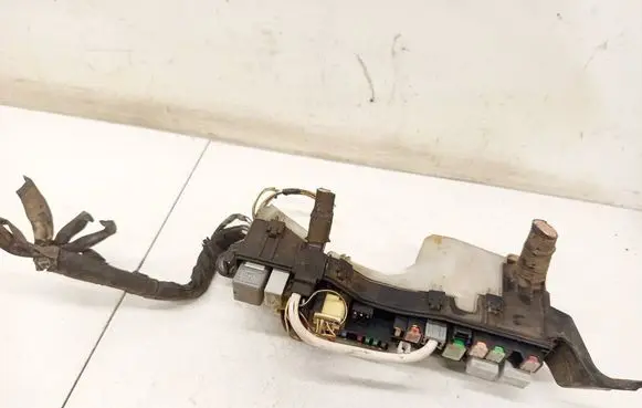 Toyota Avensis T250 Fuse box set 9008087030
