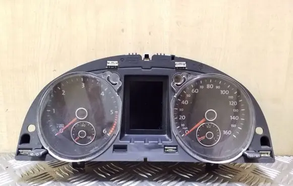 Speedometer (instrument cluster)