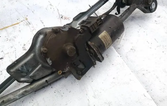 BMW 5 E39 Wiper motor 8360603 404202