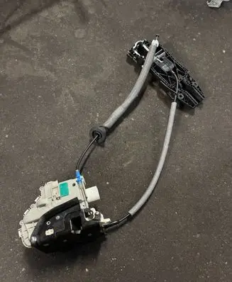 Audi A3 S3 8V Front door lock 8X1837015C